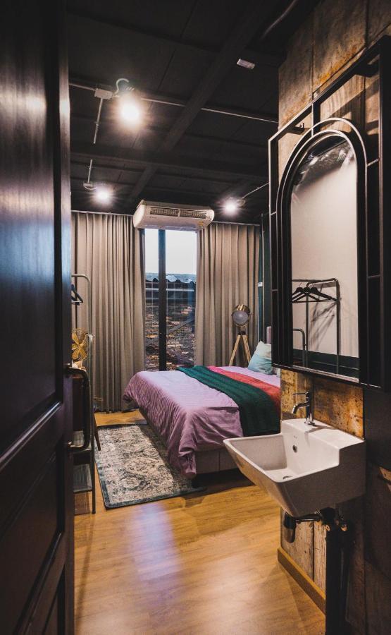 Mojo Old Town Phranakorn Hotel Bangkok Ngoại thất bức ảnh